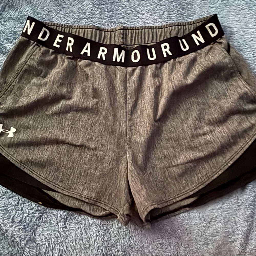 Under Armour Women's Athletic Gray and Black Shorts M/L